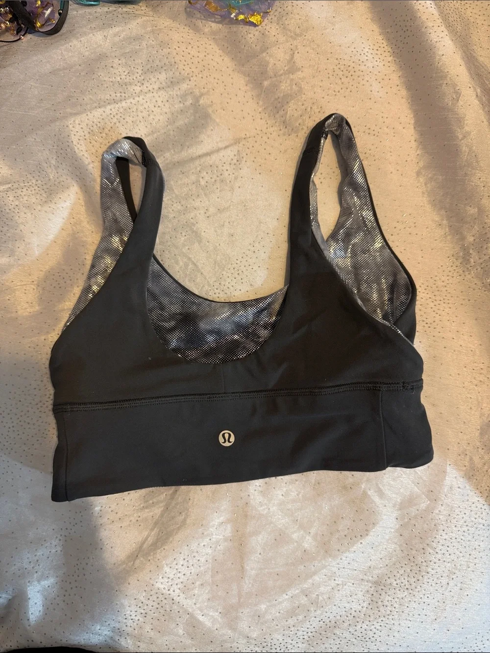 Lululemon  Women's Scoop Sports Bra reversible size 6
